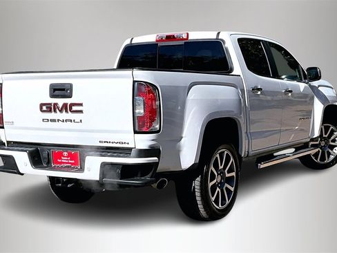 Used 2022 GMC Canyon Denali image 5