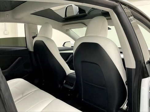 Used 2022 Tesla Model 3 Long Range AWD/4WD image 45