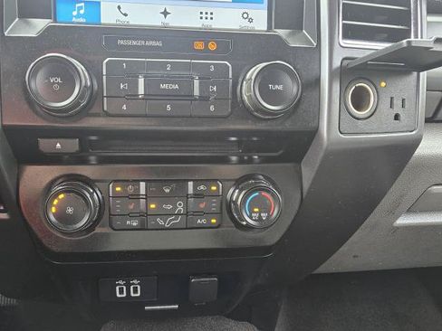 Used 2017 Ford F250 XLT w/ XLT Premium Package AWD/4WD image 25