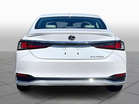 Used 2025 Lexus ES 300h w/ Premium Package image 4