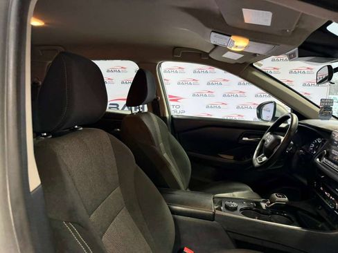 Used 2025 Nissan Rogue SV image 44