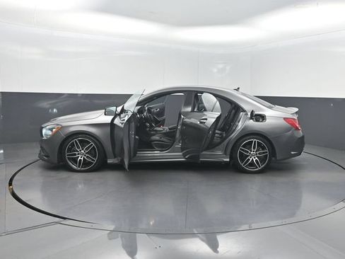 Used 2019 Mercedes-Benz CLA 250 image 31