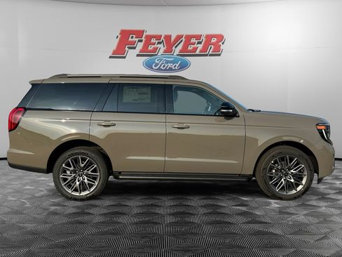 New 2026 Ford Expedition Platinum w/ Stealth Appearance Package AWD/4WD image 8