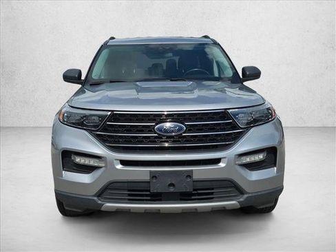 Used 2021 Ford Explorer XLT w/ Equipment Group 202A RWD image 2