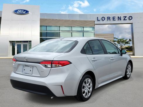 Used 2025 Toyota Corolla LE FWD image 5