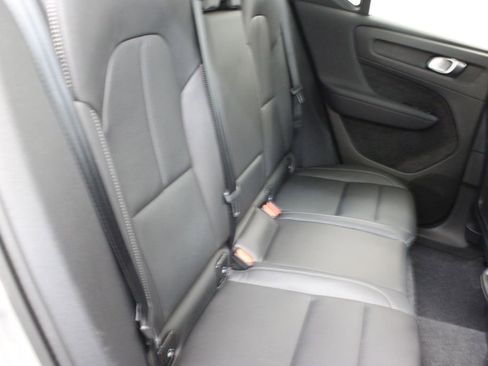 Certified 2025 Volvo XC40 B5 Plus image 18