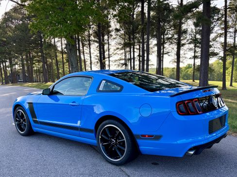 Used 2013 Ford Mustang Boss 302 w/ Boss 302 Accessory Pkg RWD image 3
