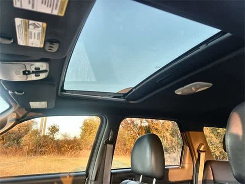 Used 2010 Ford Escape Limited image 32