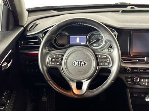 Used 2020 Kia Niro LXS FWD image 14
