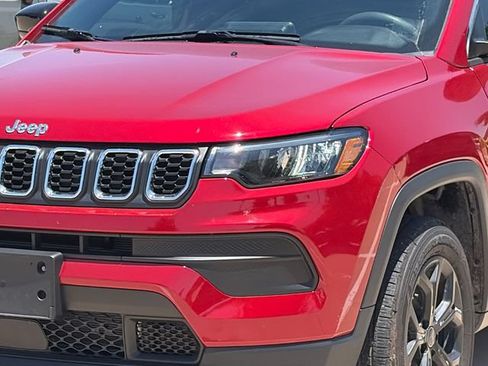 Used 2025 Jeep Compass Sport AWD/4WD image 4