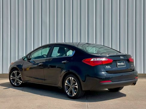 Used 2016 Kia Forte EX FWD image 4