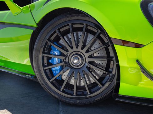 Used 2020 McLaren 620R RWD image 22