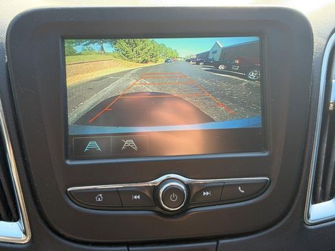 Used 2018 Chevrolet Malibu LT FWD image 21
