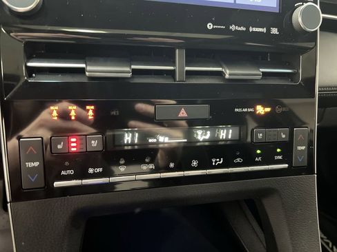Used 2019 Toyota Avalon Touring w/ Advanced Safety Package FWD image 15