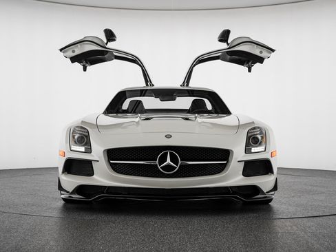 Used 2014 Mercedes-Benz SLS AMG Black Series image 10