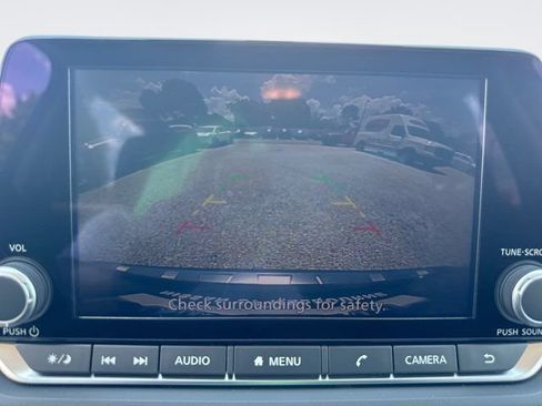 Used 2023 Nissan Rogue SV FWD image 22