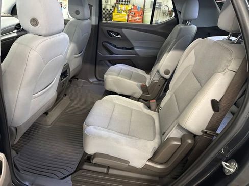 Used 2020 Chevrolet Traverse LT w/ Driver Confidence II Package AWD/4WD image 21