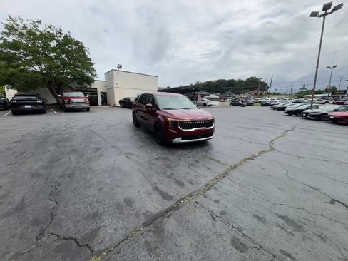 Used 2026 Kia Carnival FWD image 16