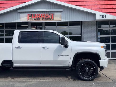 Used 2022 Chevrolet Silverado 2500 High Country w/ Z71 Off-Road Package AWD/4WD image 12