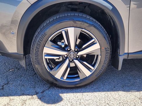 Certified 2023 Nissan Rogue SL w/ SL Premium Package AWD/4WD image 9