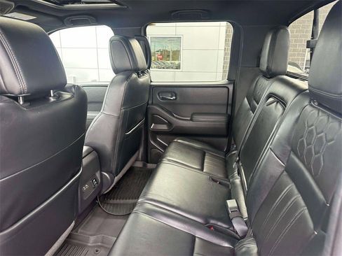 Certified 2022 Nissan Frontier PRO-4X w/ Pro-4X Premium Package image 11