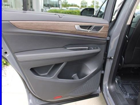 Used 2025 Volkswagen Atlas SEL Premium R-Line AWD/4WD image 28