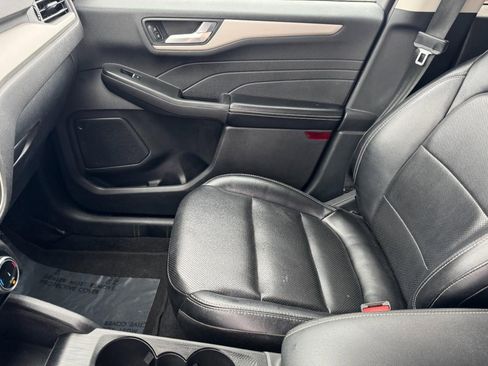 Used 2022 Ford Escape SEL image 13