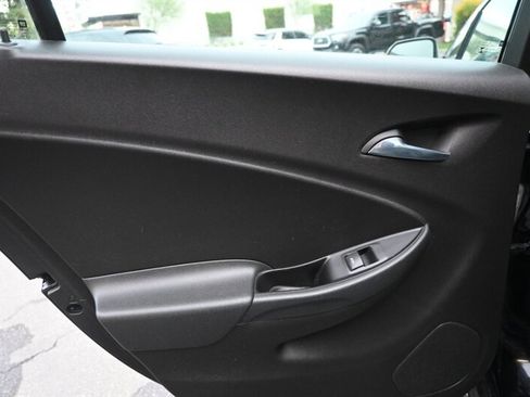 Used 2018 Chevrolet Volt LT w/ Comfort Package image 43