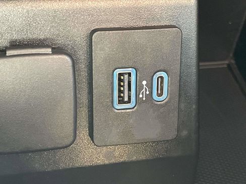 Used 2020 Ford Explorer Limited image 7