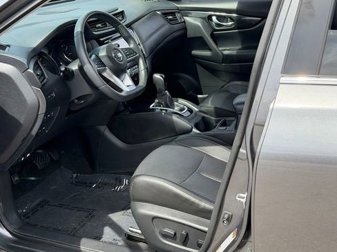 Used 2017 Nissan Rogue SL image 11