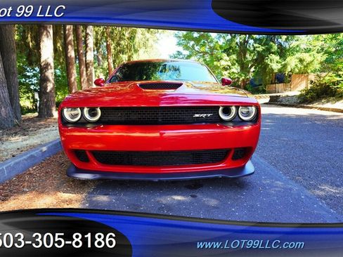 Used 2015 Dodge Challenger SRT Hellcat RWD image 6