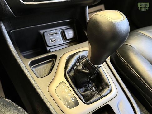 Used 2016 Jeep Cherokee Limited FWD image 20
