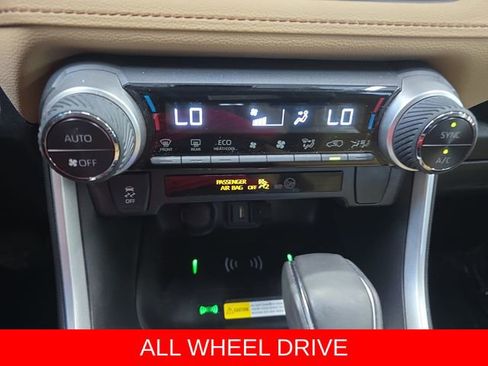 Used 2022 Toyota RAV4 XLE Premium AWD/4WD image 21