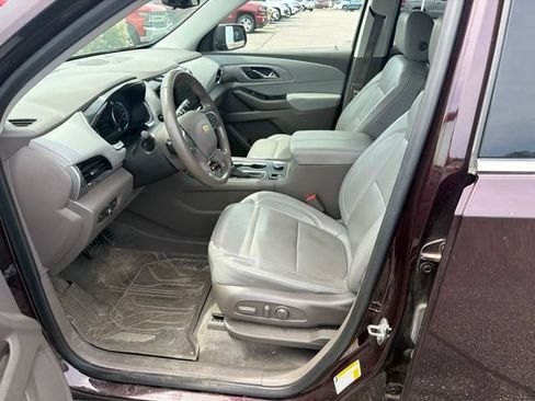 Certified 2019 Chevrolet Traverse LT w/ LT Premium Package AWD/4WD image 3