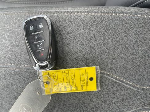 Used 2021 Chevrolet Traverse LT AWD/4WD image 27