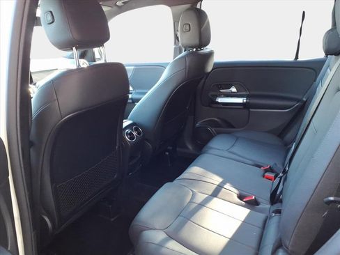 Used 2023 Mercedes-Benz GLB 250 image 9