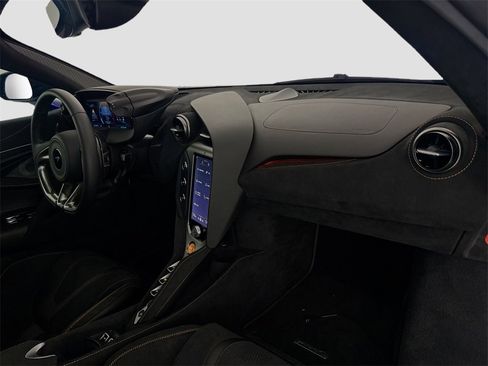 Used 2025 McLaren 750S Spider image 32