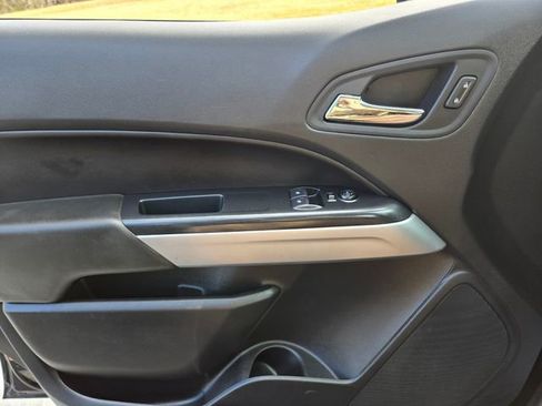 Used 2022 Chevrolet Colorado LT w/ Fleet Safety Package image 31