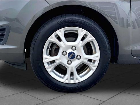Used 2016 Ford Fiesta SE w/ Cold Weather Package FWD image 11
