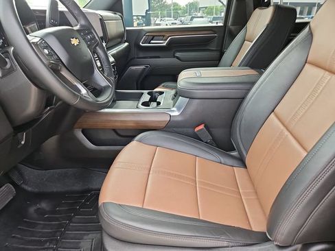 Used 2024 Chevrolet Silverado 2500 High Country AWD/4WD image 19