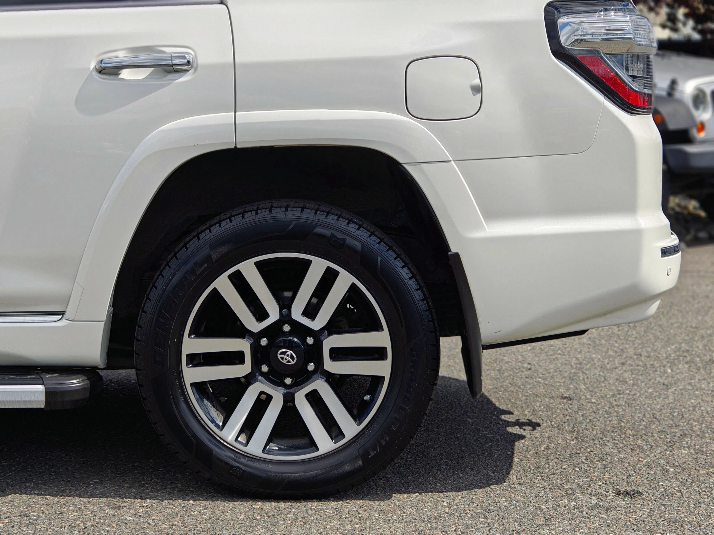 Used 2017 Toyota 4Runner Limited AWD/4WD image 58