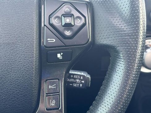 Used 2020 Toyota 4Runner Venture w/ Moonroof Package image 28