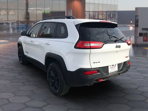 Used 2016 Jeep Cherokee Trailhawk w/ Comfort/Convenience Group image 8