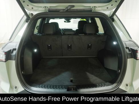 Used 2025 Chevrolet Equinox LT w/ Convenience Package II FWD image 8
