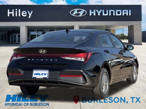 New 2026 Hyundai Elantra SE image 4