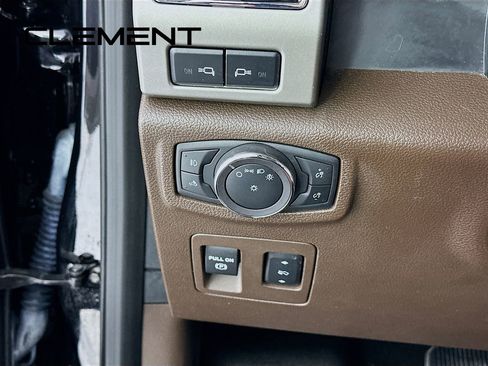 Used 2019 Ford F150 King Ranch image 12
