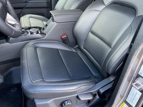 Used 2025 Ford Bronco Big Bend w/ Black Diamond Package image 11