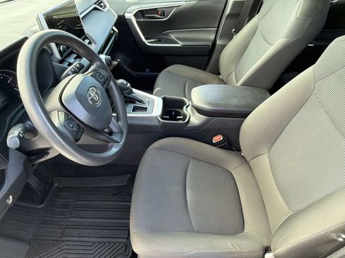 Used 2024 Toyota RAV4 LE FWD image 5