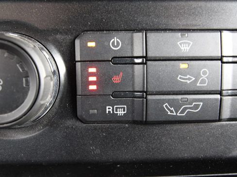 Used 2018 Ford F150 XLT w/ Equipment Group 302A Luxury AWD/4WD image 13