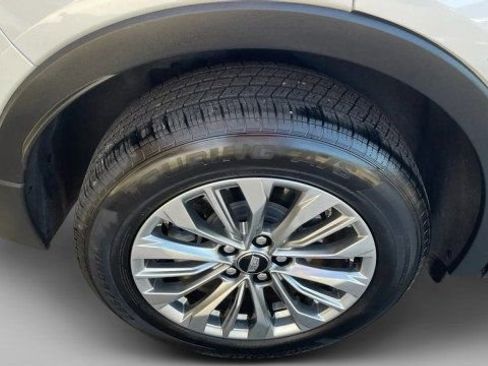 Used 2024 Cadillac XT4 Premium Luxury image 22